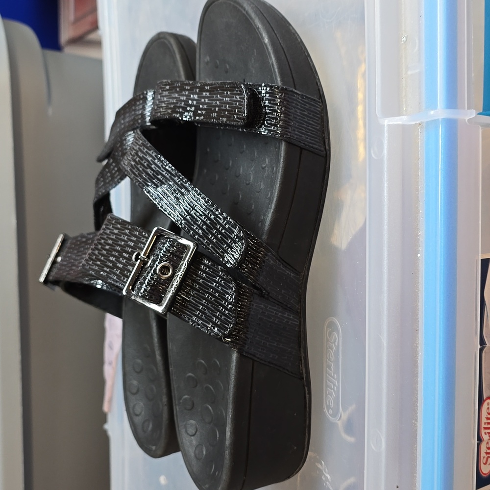 Vionic Sandals - Picture 2 of 7